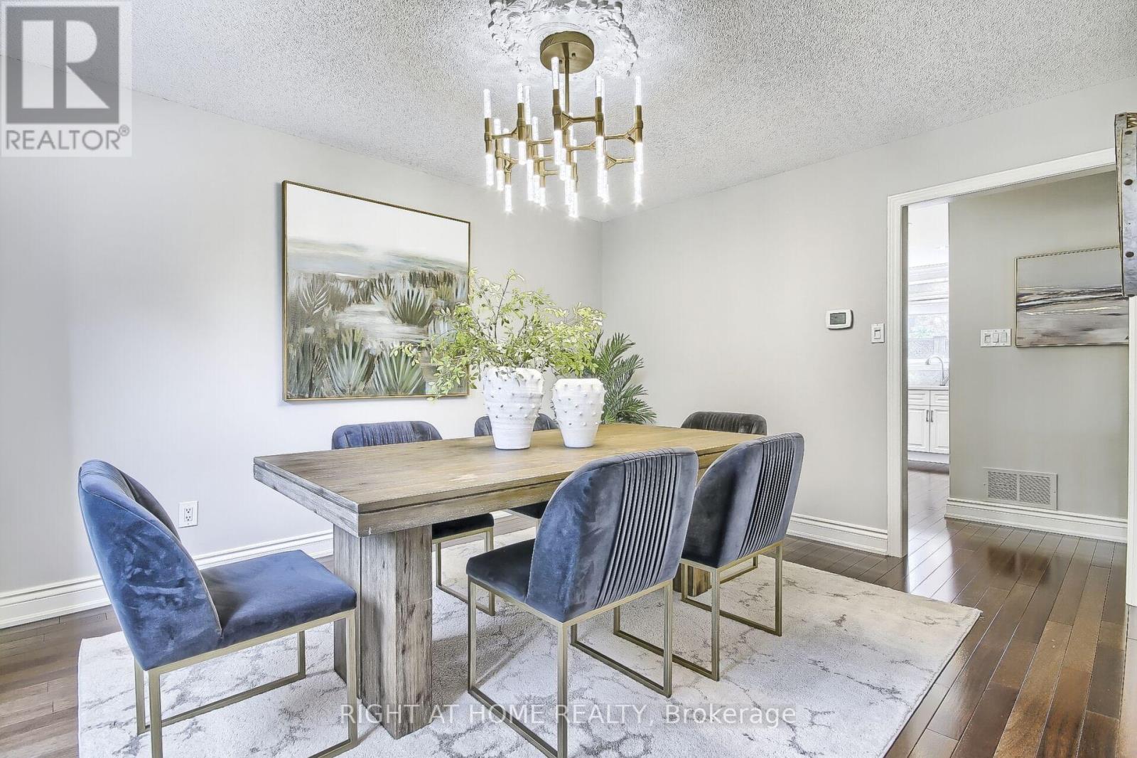 2279 Grand Ravine Drive, Oakville, Ontario  L6H 6A9 - Photo 9 - W12560566