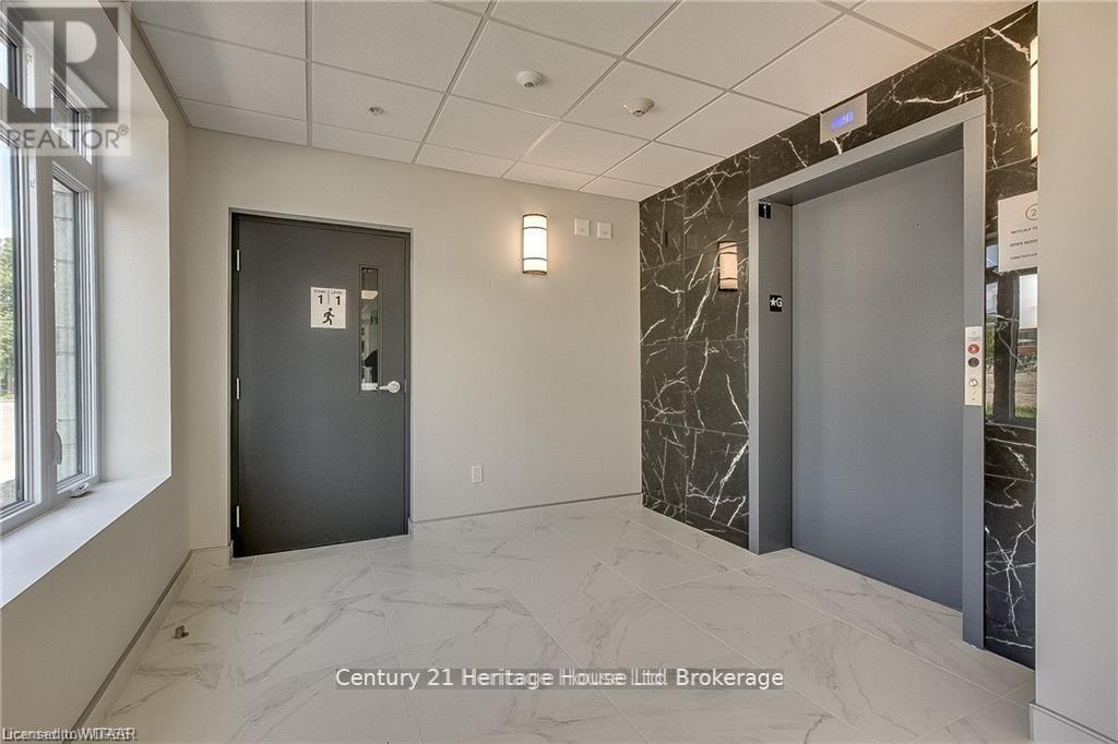 205 - 71 Metcalf Street, Woodstock, Ontario  N4S 3E9 - Photo 6 - X12560584