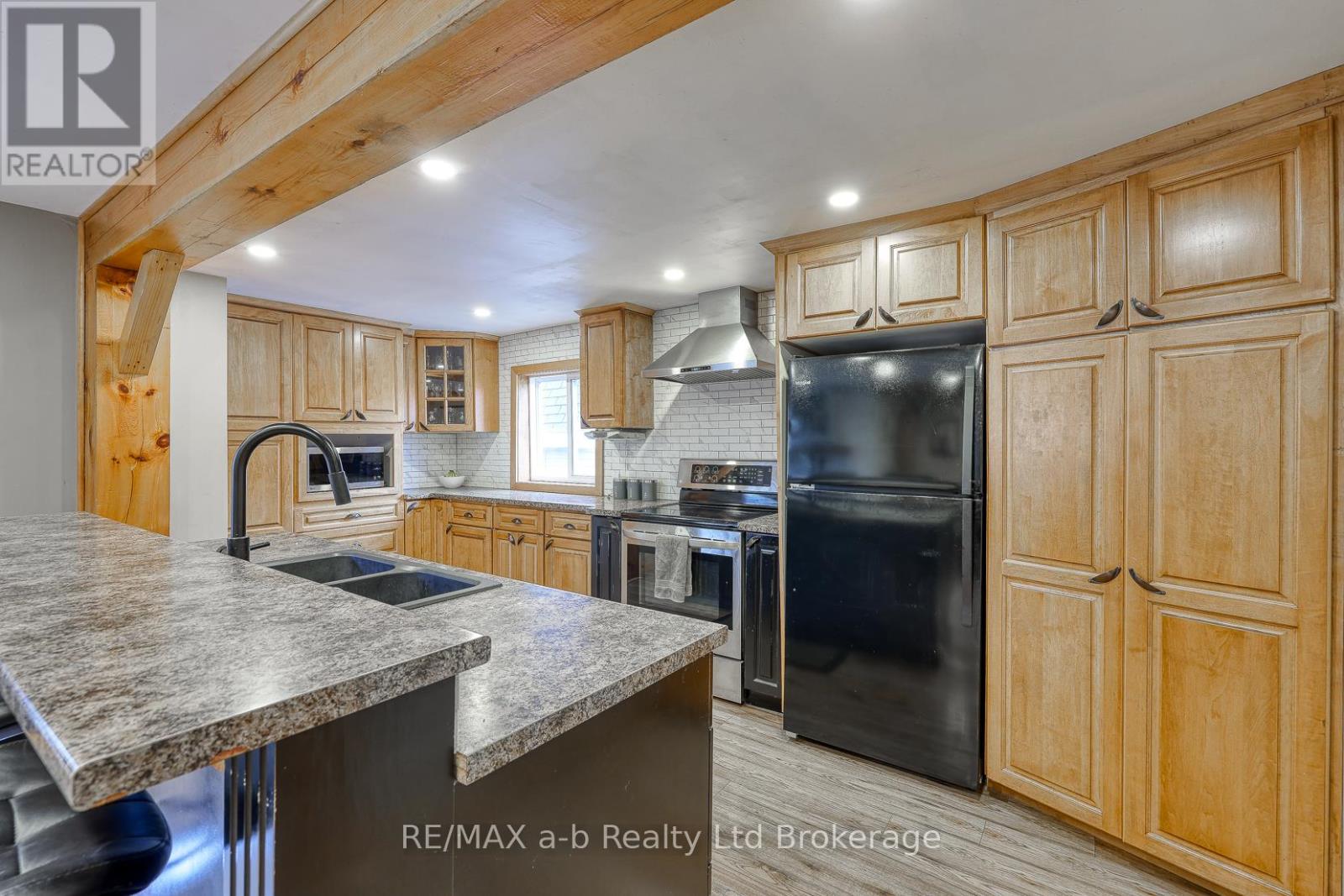 8 Victoria Street, Norwich, Ontario  N0J 1P0 - Photo 11 - X12560654