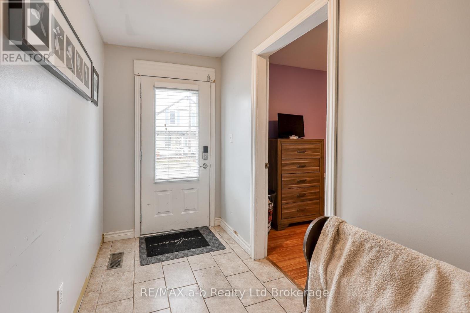 8 Victoria Street, Norwich, Ontario  N0J 1P0 - Photo 3 - X12560654