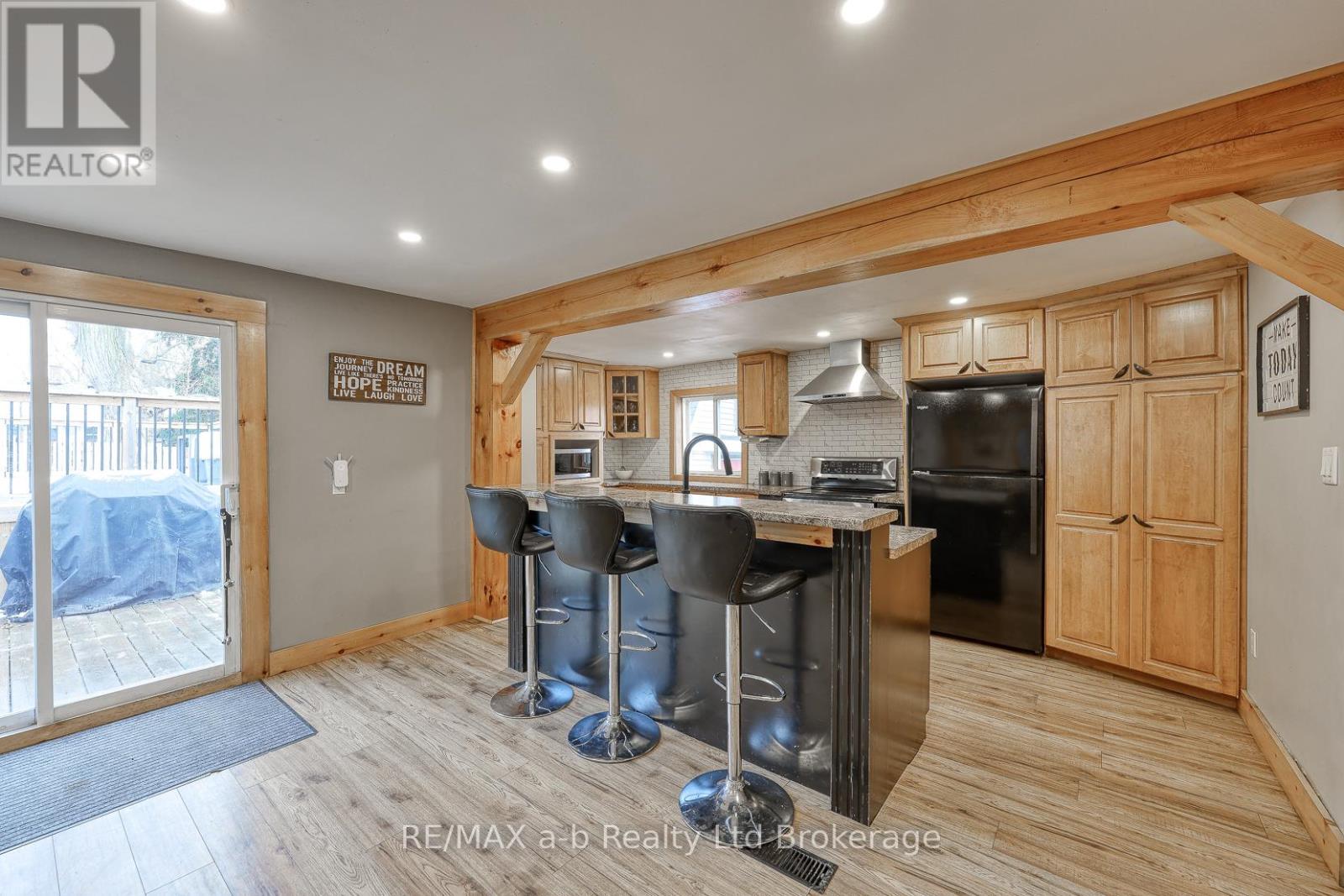 8 Victoria Street, Norwich, Ontario  N0J 1P0 - Photo 8 - X12560654