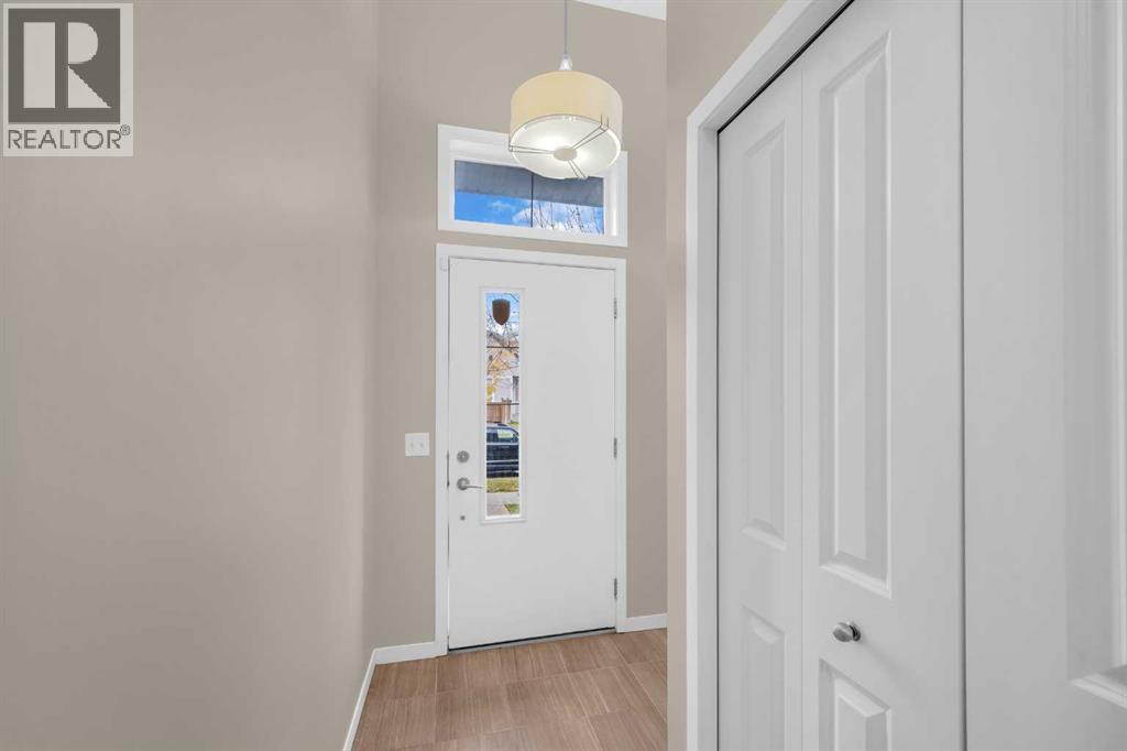 690 Copperpond Boulevard Se, Calgary, Alberta  T2Z 0L2 - Photo 2 - A2264136