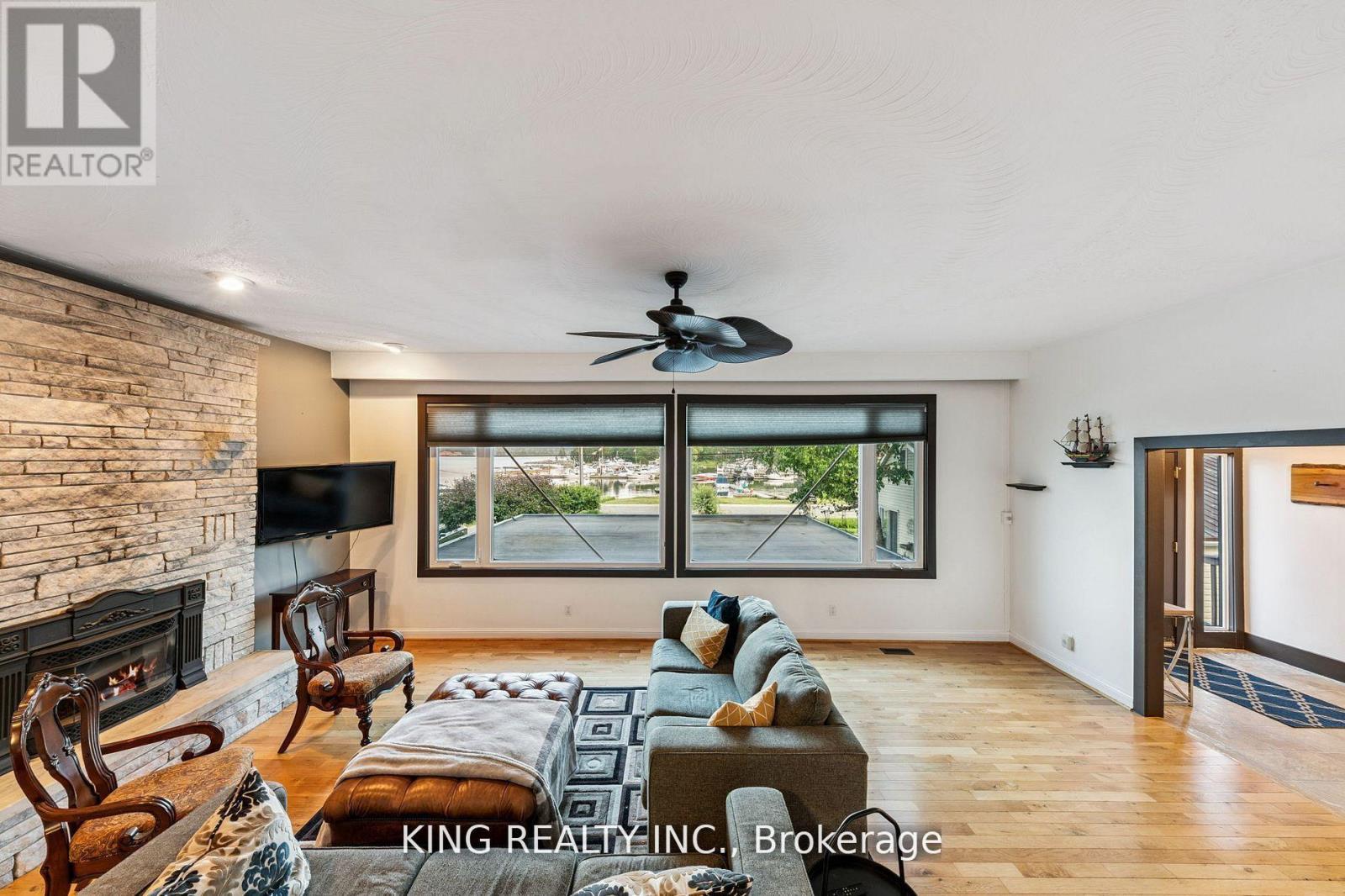 602 Champlain Road, Tiny, Ontario  L9M 0C2 - Photo 10 - S12386205