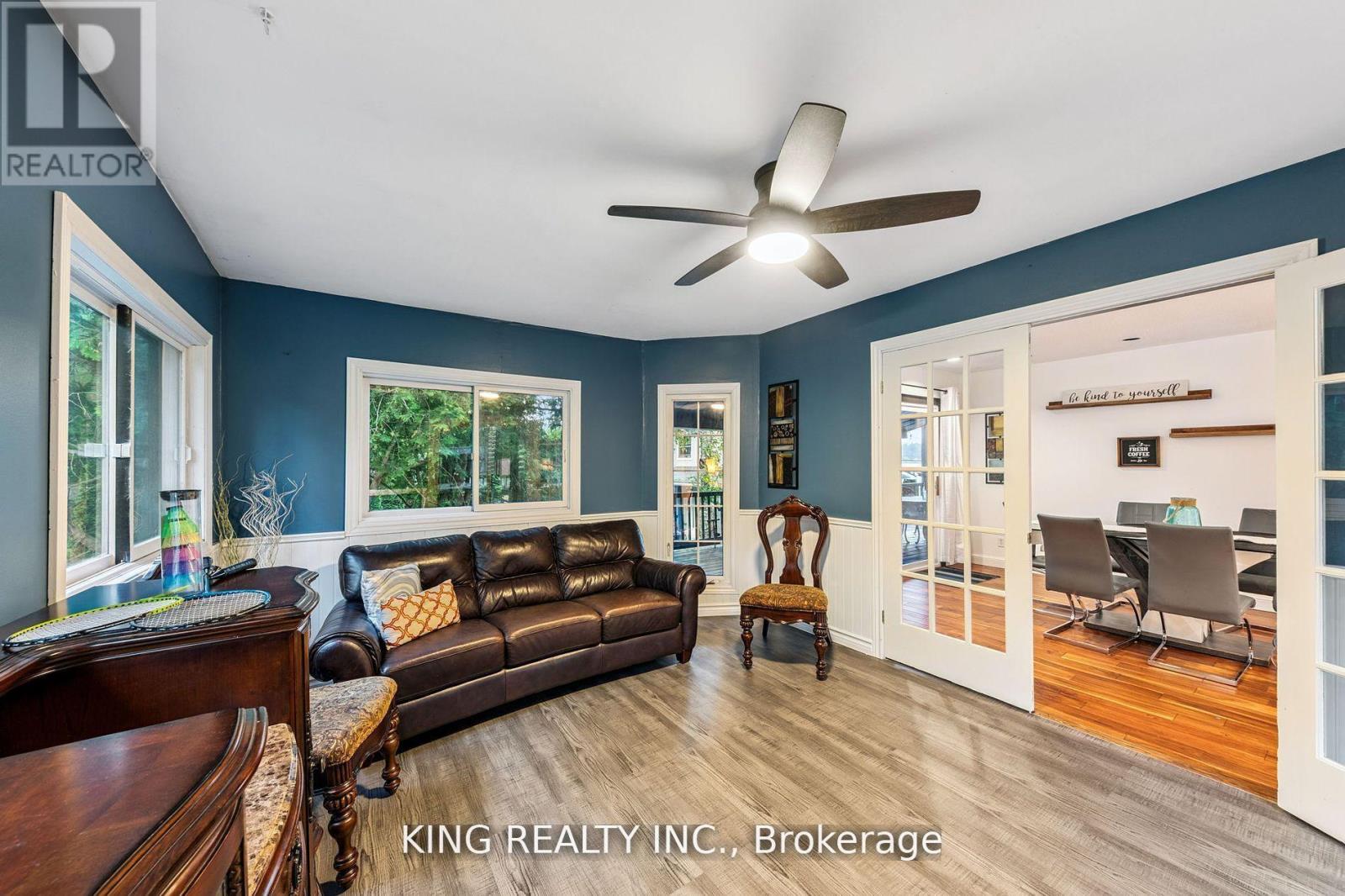 602 Champlain Road, Tiny, Ontario  L9M 0C2 - Photo 17 - S12386205