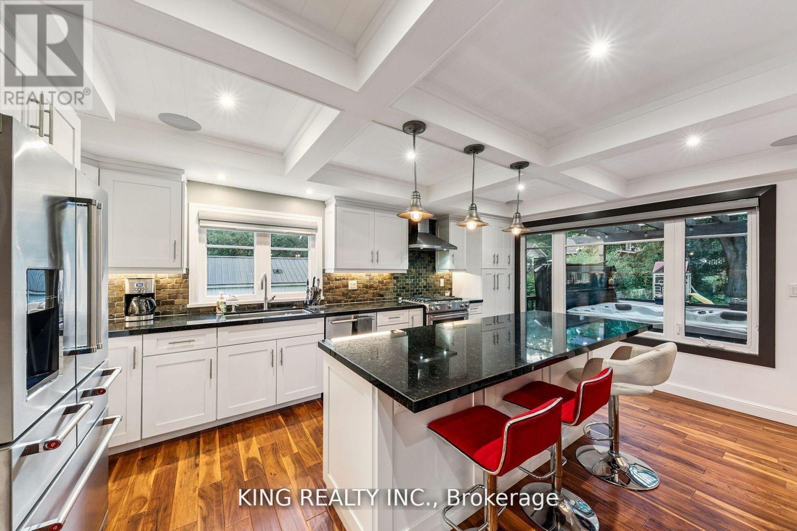 602 Champlain Road, Tiny, Ontario  L9M 0C2 - Photo 12 - S12386205