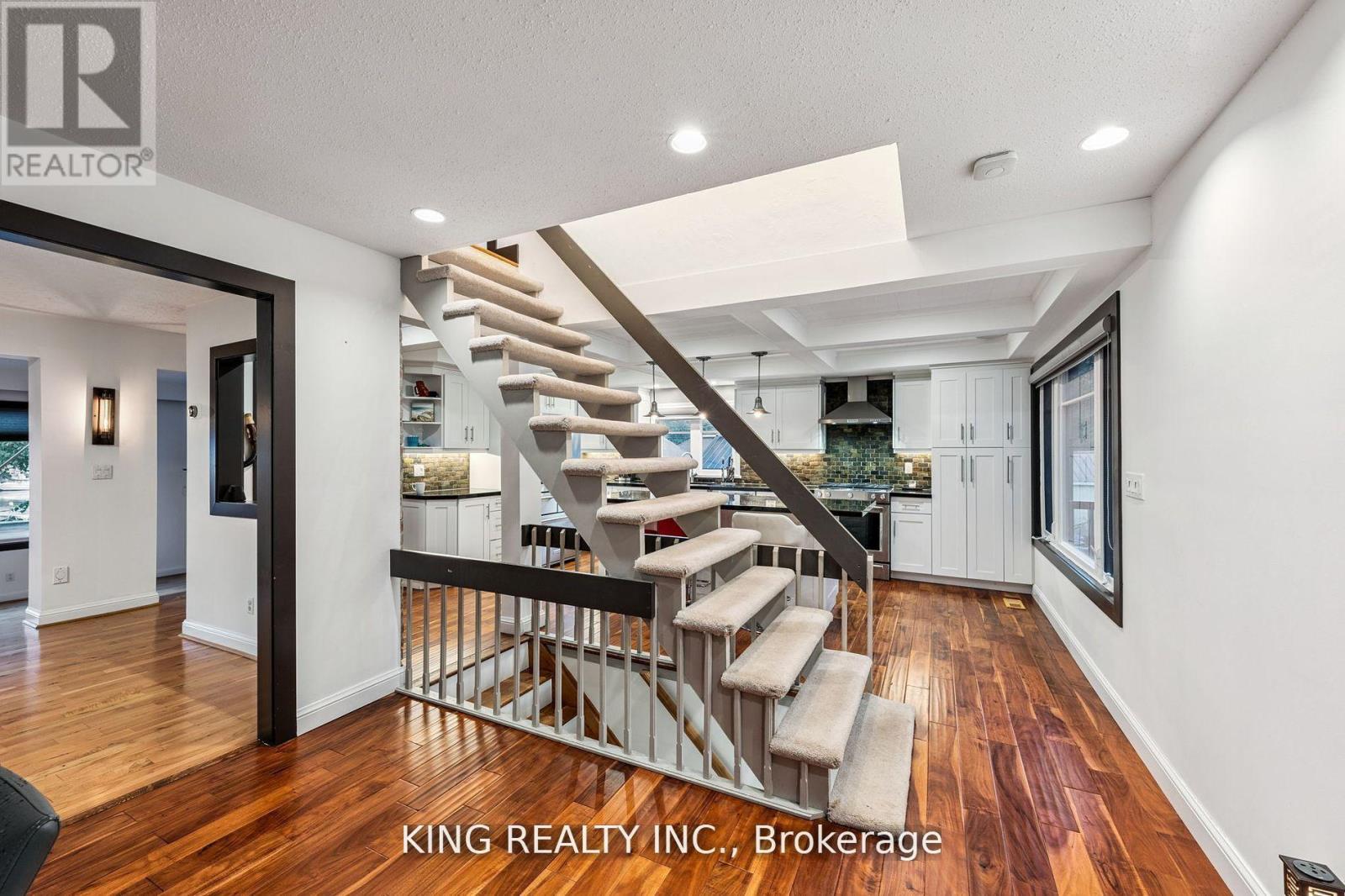 602 Champlain Road, Tiny, Ontario  L9M 0C2 - Photo 20 - S12386205