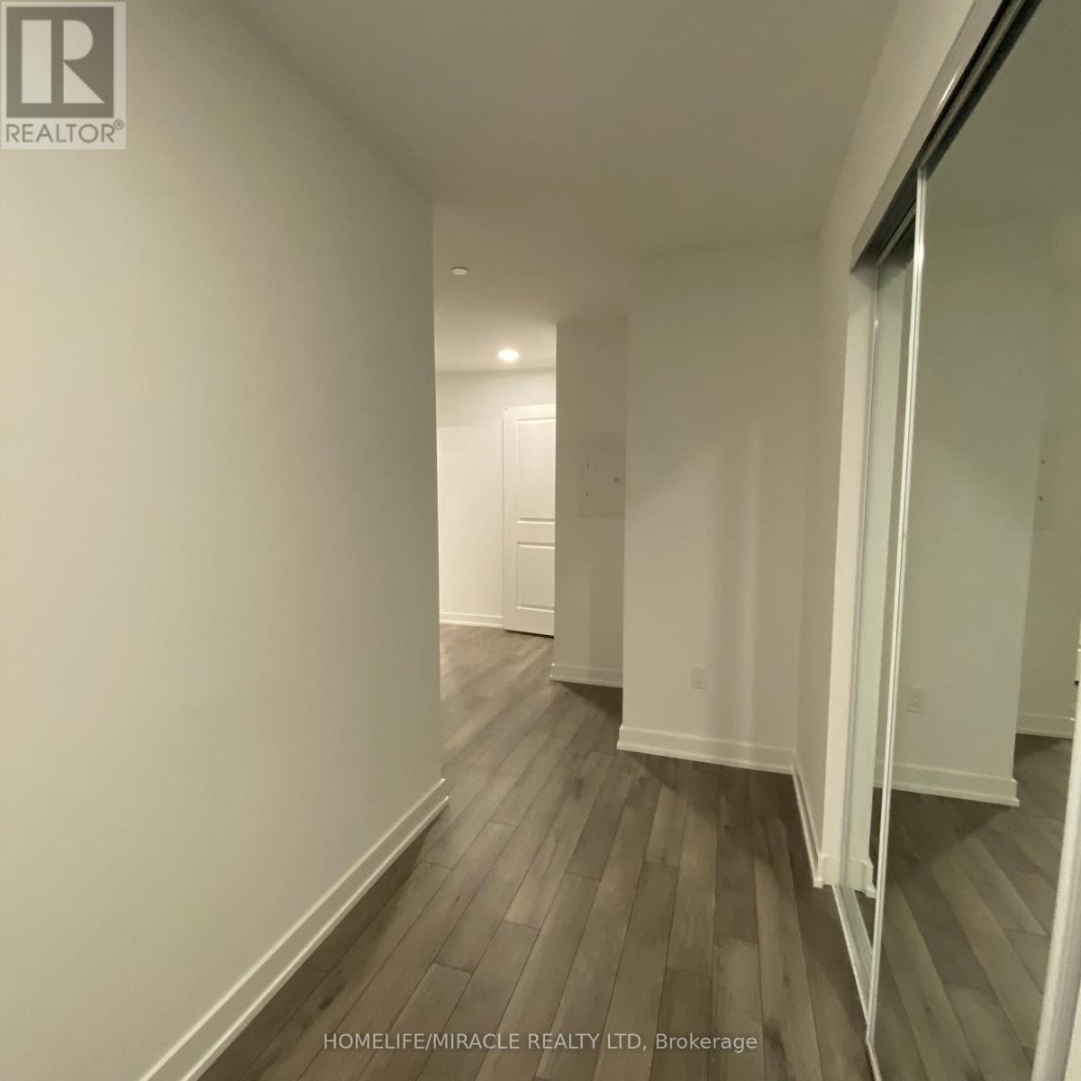 513 - 15 Skyridge Drive, Brampton, Ontario  L6P 4S3 - Photo 4 - W12560506