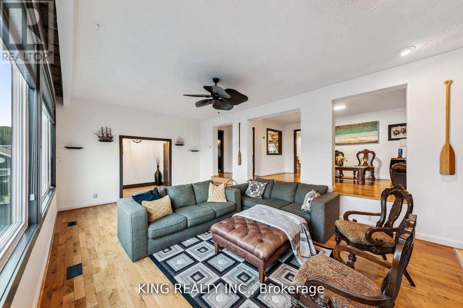 602 Champlain Road, Tiny, Ontario  L9M 0C2 - Photo 8 - S12386205