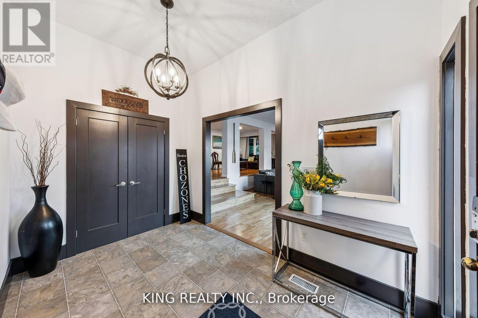 602 Champlain Road, Tiny, Ontario  L9M 0C2 - Photo 7 - S12386205