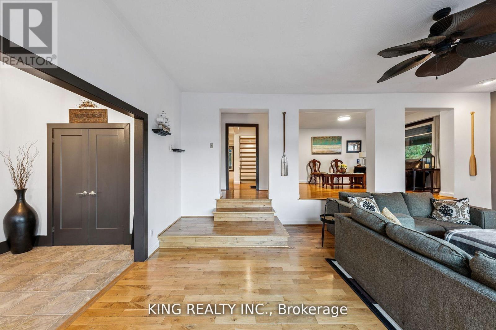 602 Champlain Road, Tiny, Ontario  L9M 0C2 - Photo 9 - S12386205