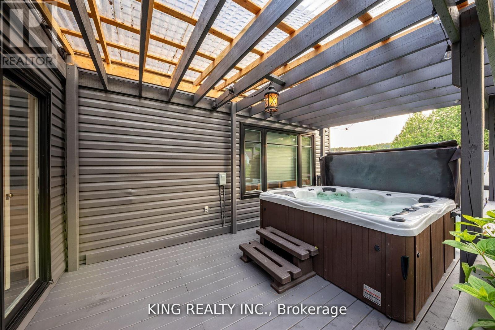 602 Champlain Road, Tiny, Ontario  L9M 0C2 - Photo 37 - S12386205