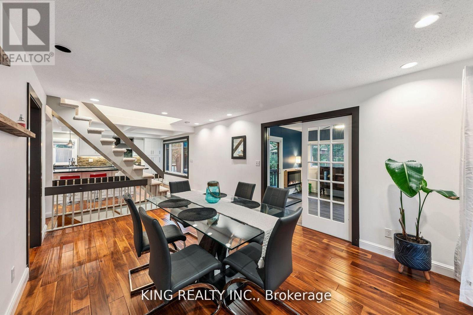 602 Champlain Road, Tiny, Ontario  L9M 0C2 - Photo 16 - S12386205