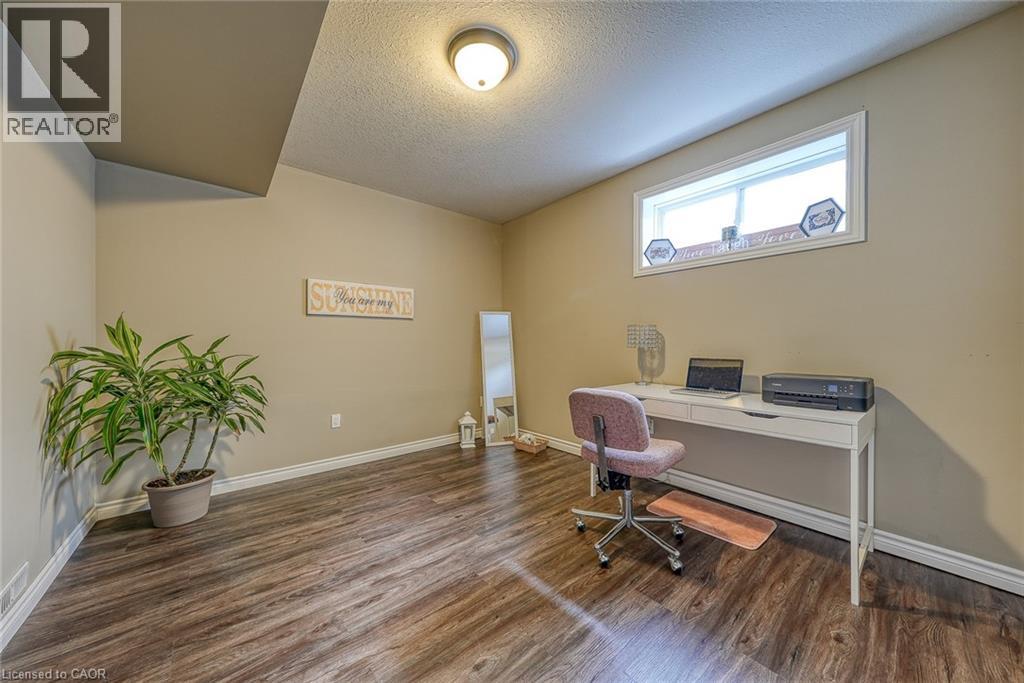 32 Langrell Avenue, Tillsonburg, Ontario  N4G 5X8 - Photo 36 - 40787384