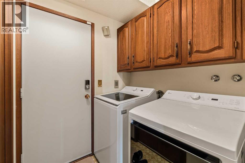 16 Edgeland Bay Nw, Calgary, Alberta  T3A 2Y7 - Photo 25 - A2270497