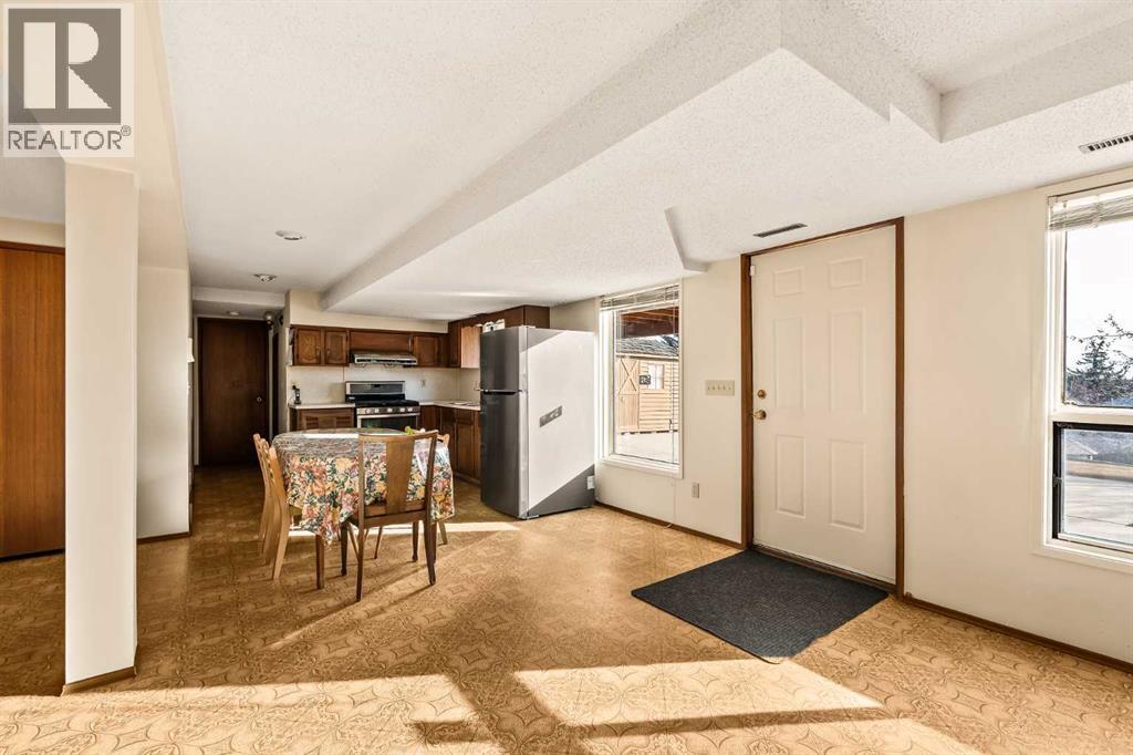 16 Edgeland Bay Nw, Calgary, Alberta  T3A 2Y7 - Photo 29 - A2270497