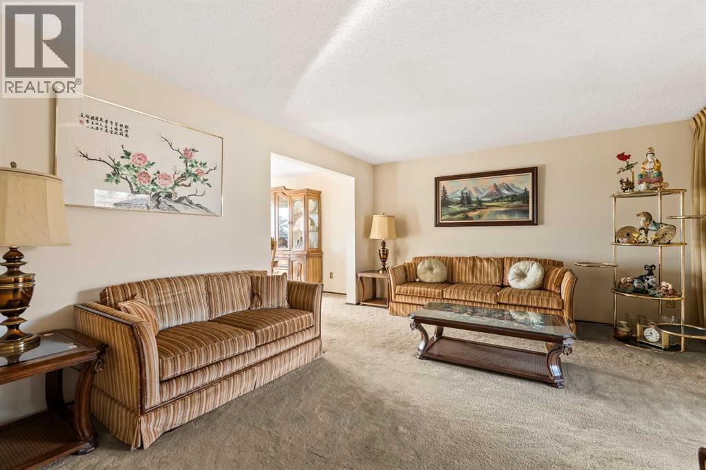 16 Edgeland Bay Nw, Calgary, Alberta  T3A 2Y7 - Photo 14 - A2270497