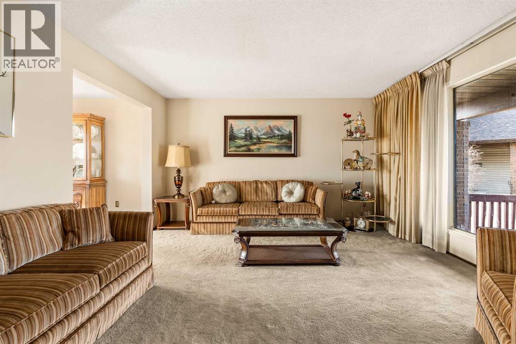 16 Edgeland Bay Nw, Calgary, Alberta  T3A 2Y7 - Photo 13 - A2270497