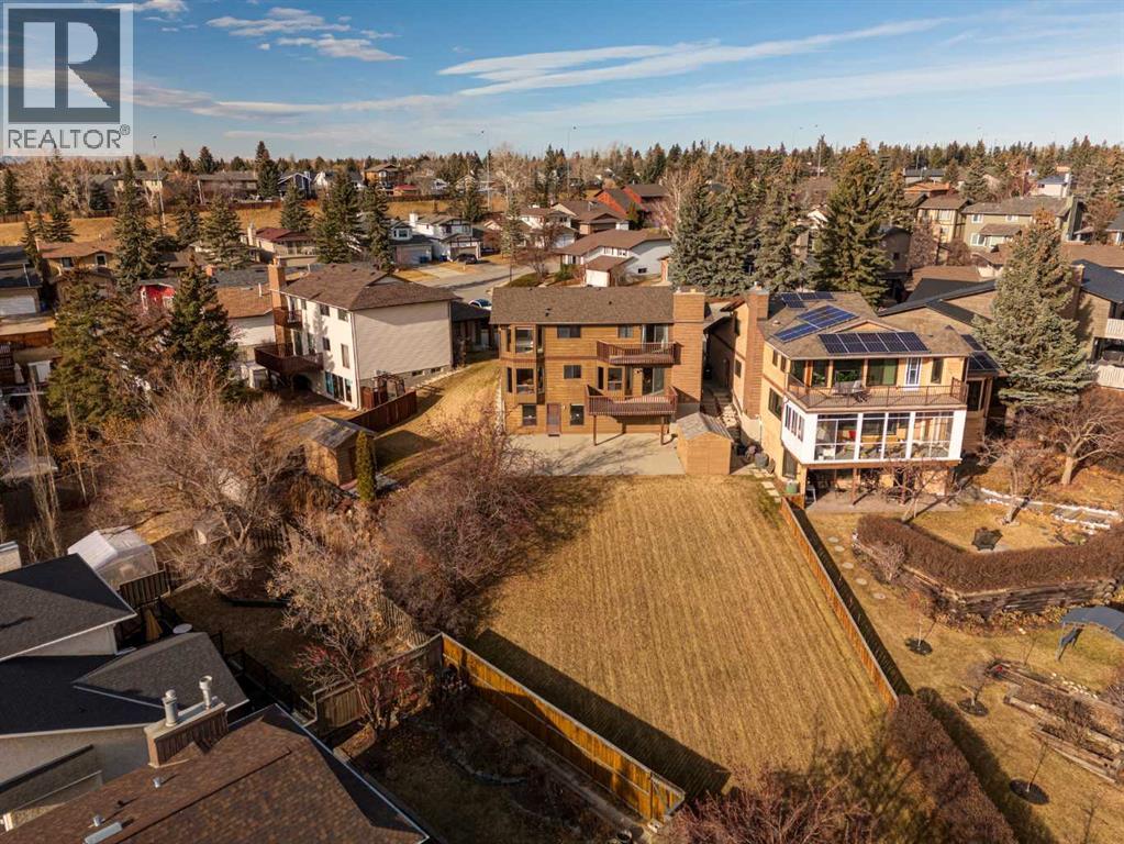 16 Edgeland Bay Nw, Calgary, Alberta  T3A 2Y7 - Photo 6 - A2270497