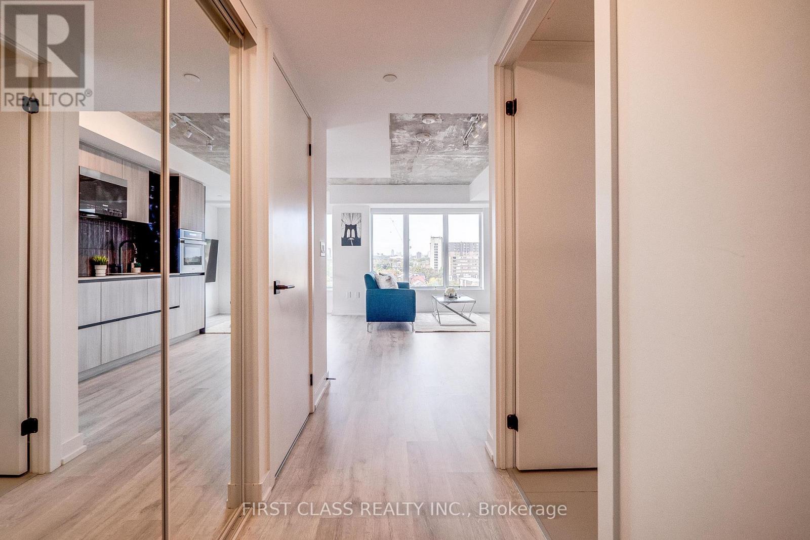 807 - 2 Augusta Avenue, Toronto, Ontario  M5V 0T3 - Photo 2 - C12560622