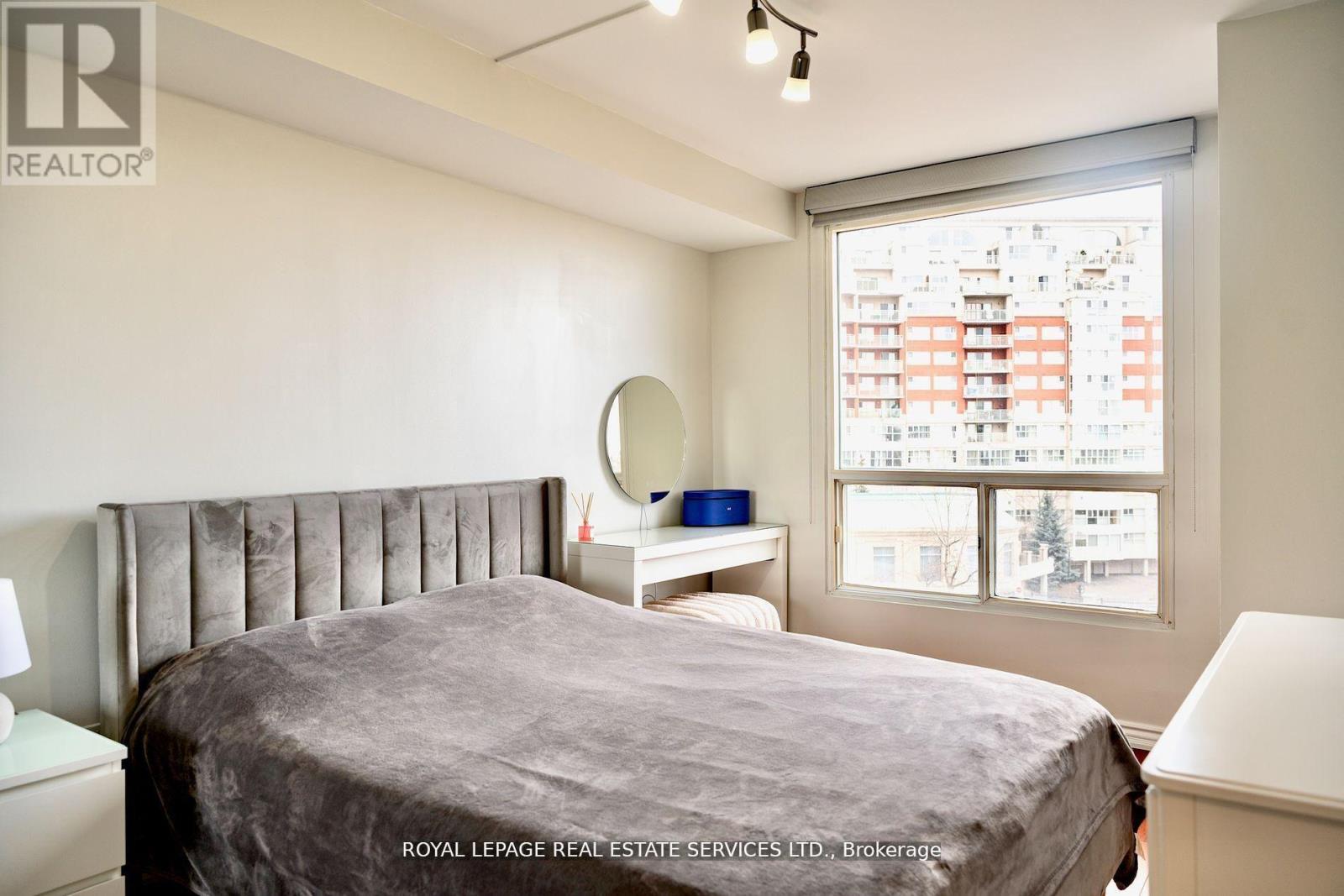 212 - 7 Concorde Place, Toronto, Ontario  M3C 3N4 - Photo 8 - C12560652