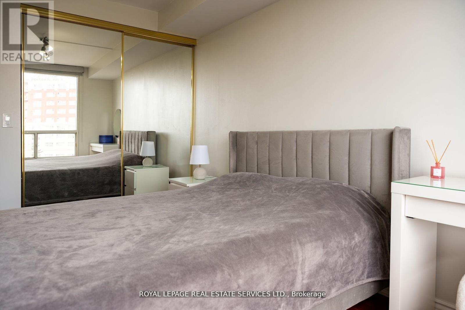 212 - 7 Concorde Place, Toronto, Ontario  M3C 3N4 - Photo 9 - C12560652