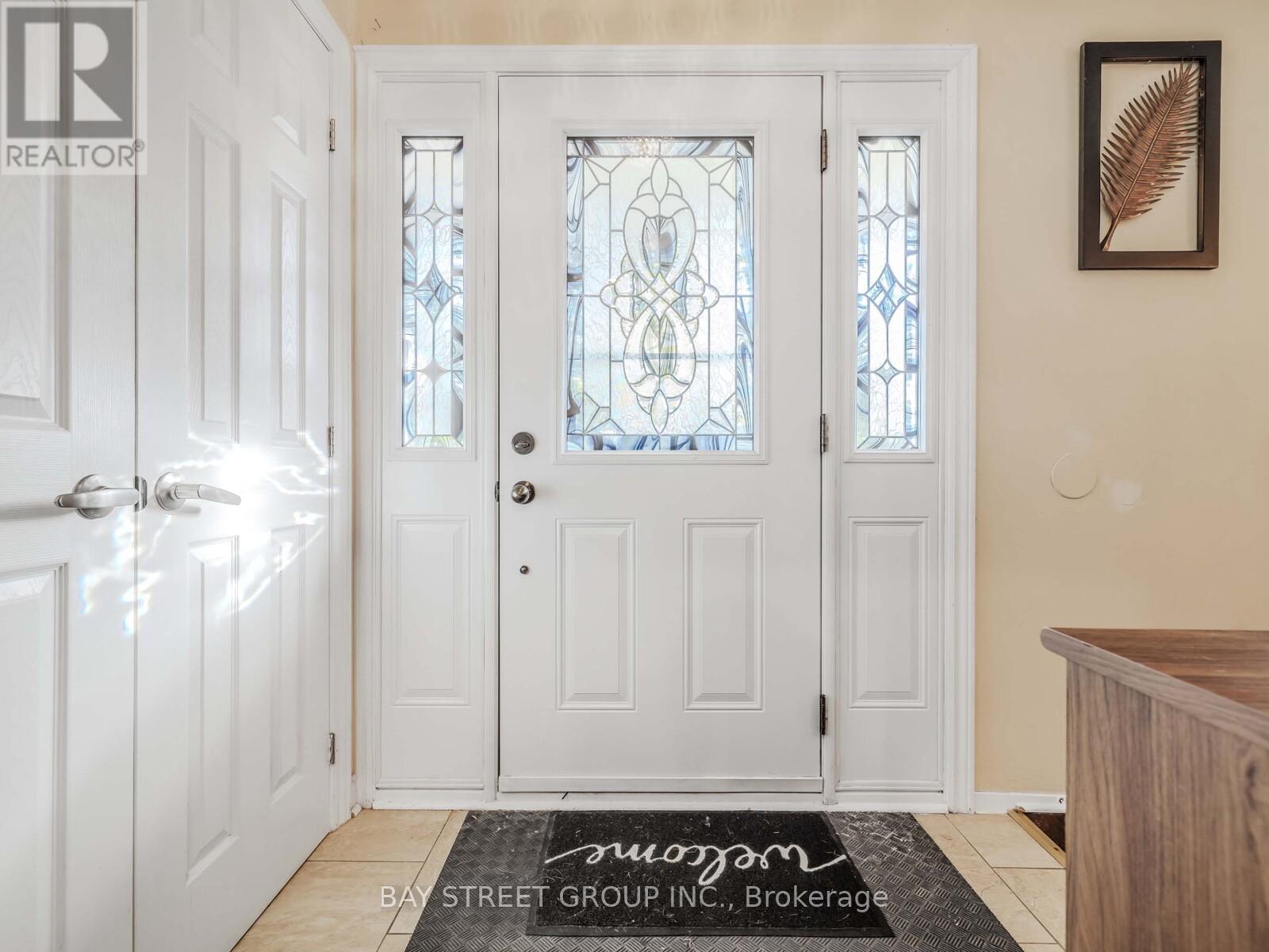 7 Whistling Hills Drive, Toronto, Ontario  M1V 2B6 - Photo 3 - E12560616