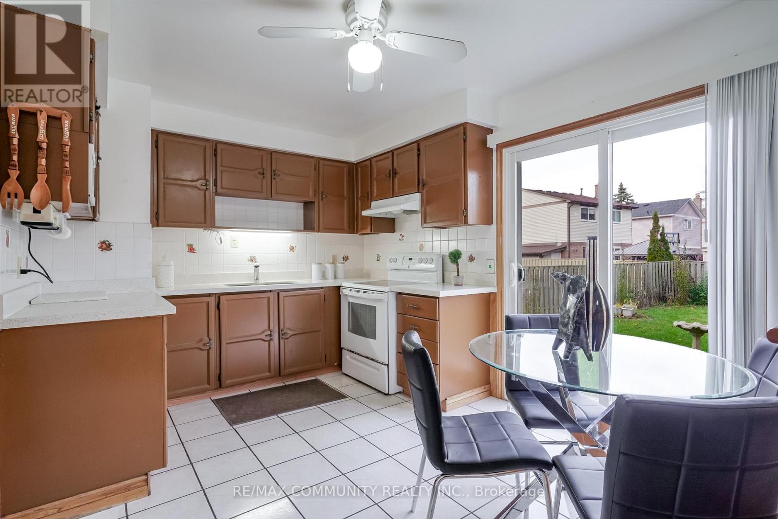 5 John Stoner Drive, Toronto, Ontario  M1B 3B7 - Photo 13 - E12560636