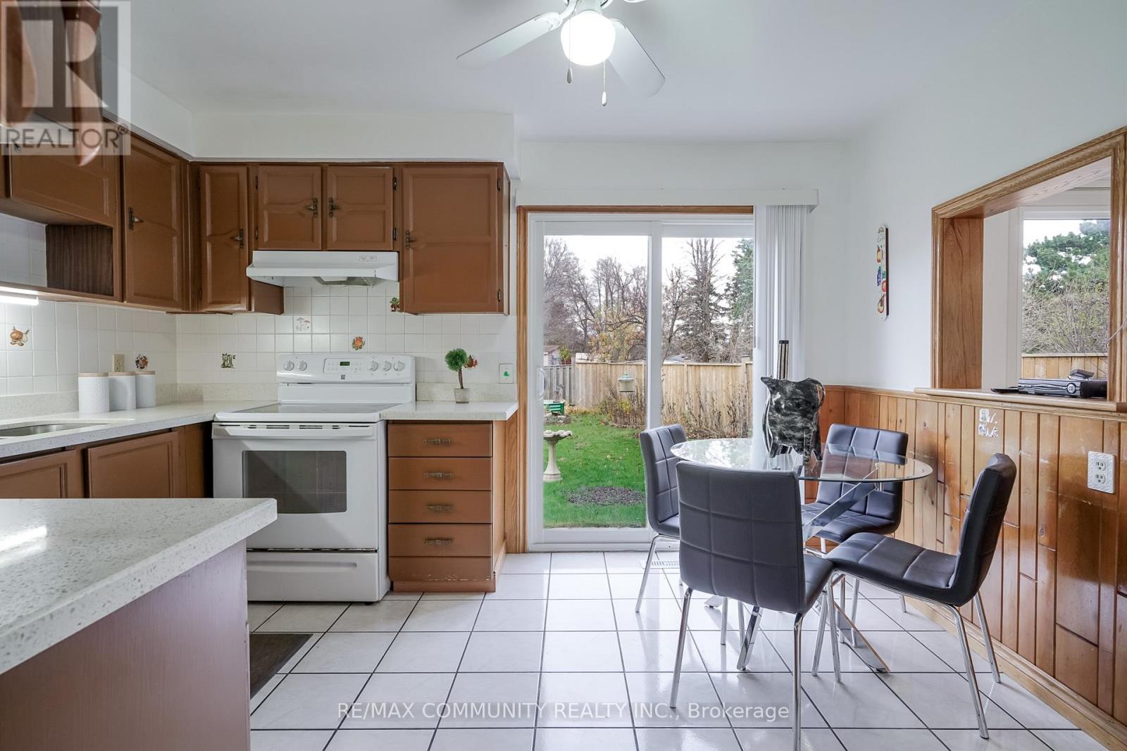 5 John Stoner Drive, Toronto, Ontario  M1B 3B7 - Photo 14 - E12560636