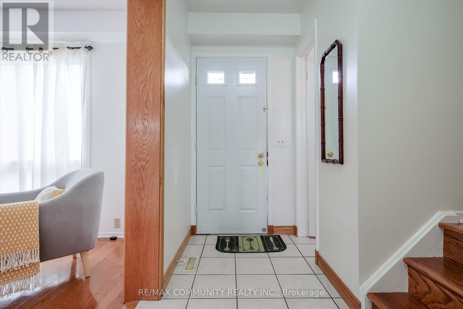 5 John Stoner Drive, Toronto, Ontario  M1B 3B7 - Photo 4 - E12560636