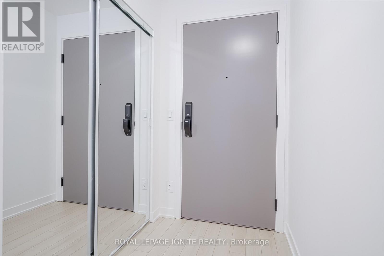 801 - 3071 Trafalgar Road, Oakville, Ontario L6H 8C6 - Photo 21 - W12557968