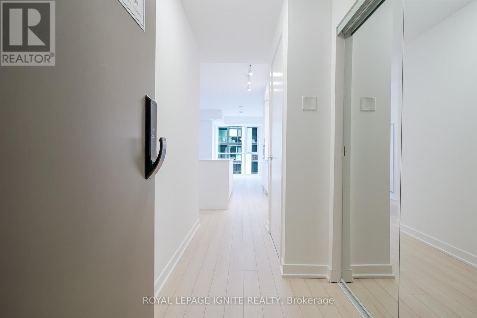 801 - 3071 Trafalgar Road, Oakville, Ontario L6H 8C6 - Photo 22 - W12557968