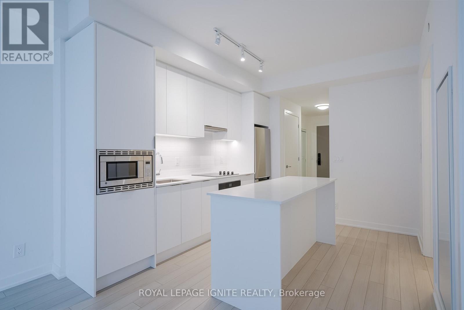 801 - 3071 Trafalgar Road, Oakville, Ontario L6H 8C6 - Photo 5 - W12557968