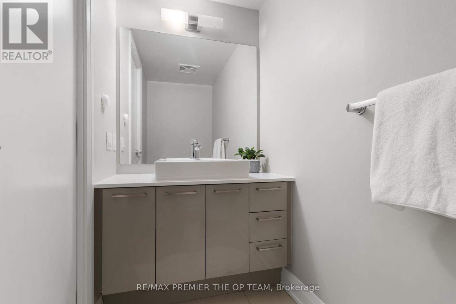 508 - 4800 Highway 7 W, Vaughan, Ontario  L4L 1H8 - Photo 18 - N12560604