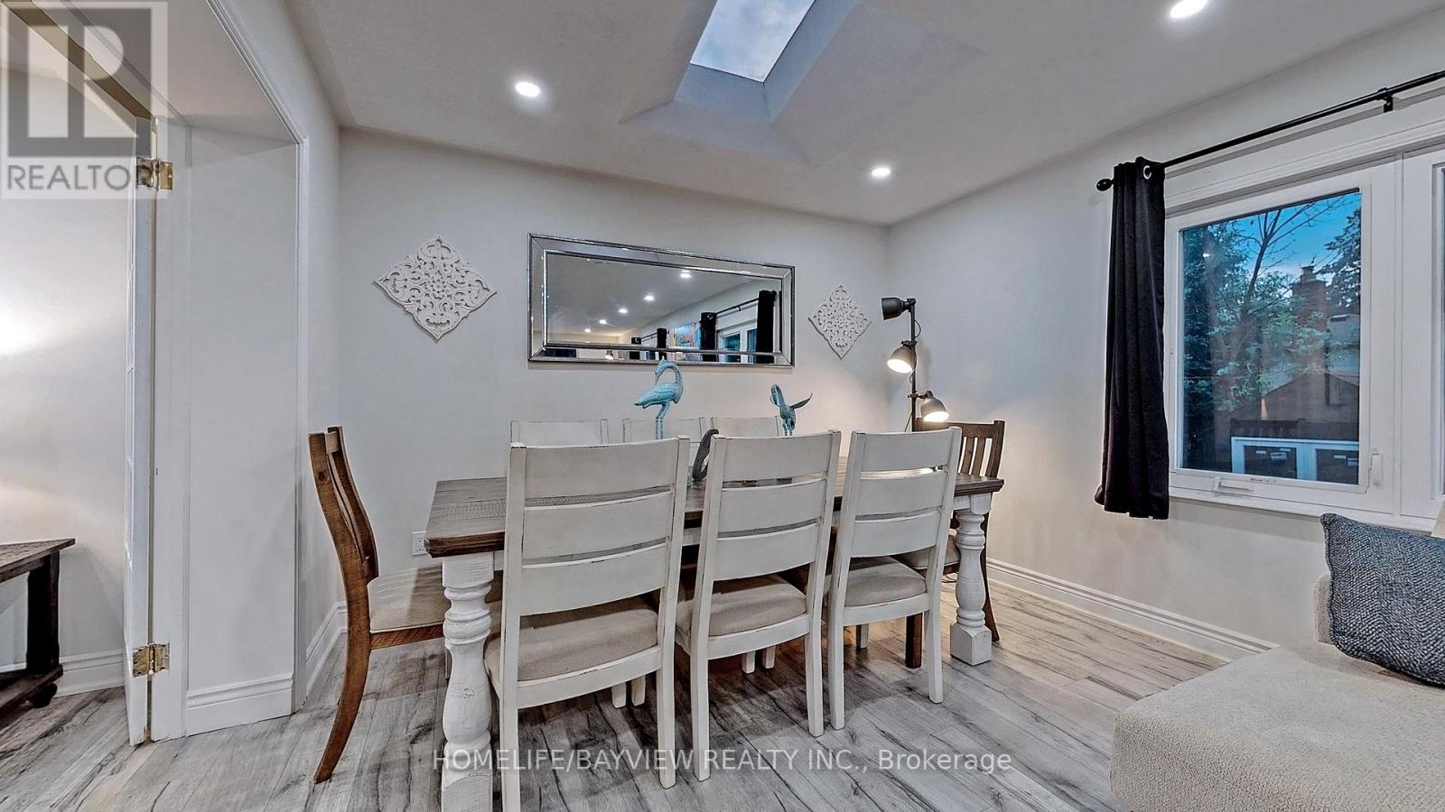 27 Hill Drive, Aurora, Ontario  L4G 3A7 - Photo 14 - N12560626