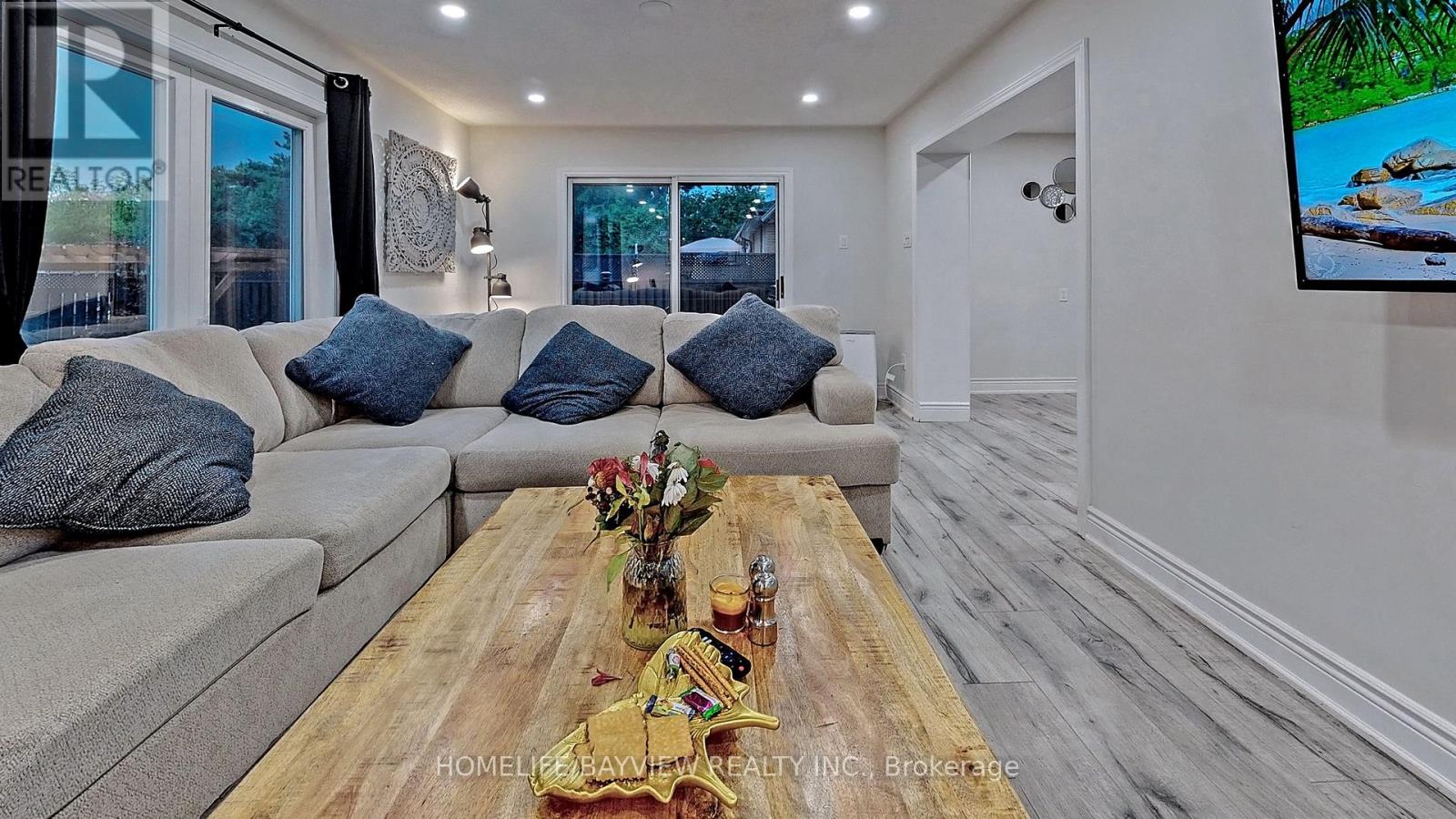 27 Hill Drive, Aurora, Ontario  L4G 3A7 - Photo 15 - N12560626