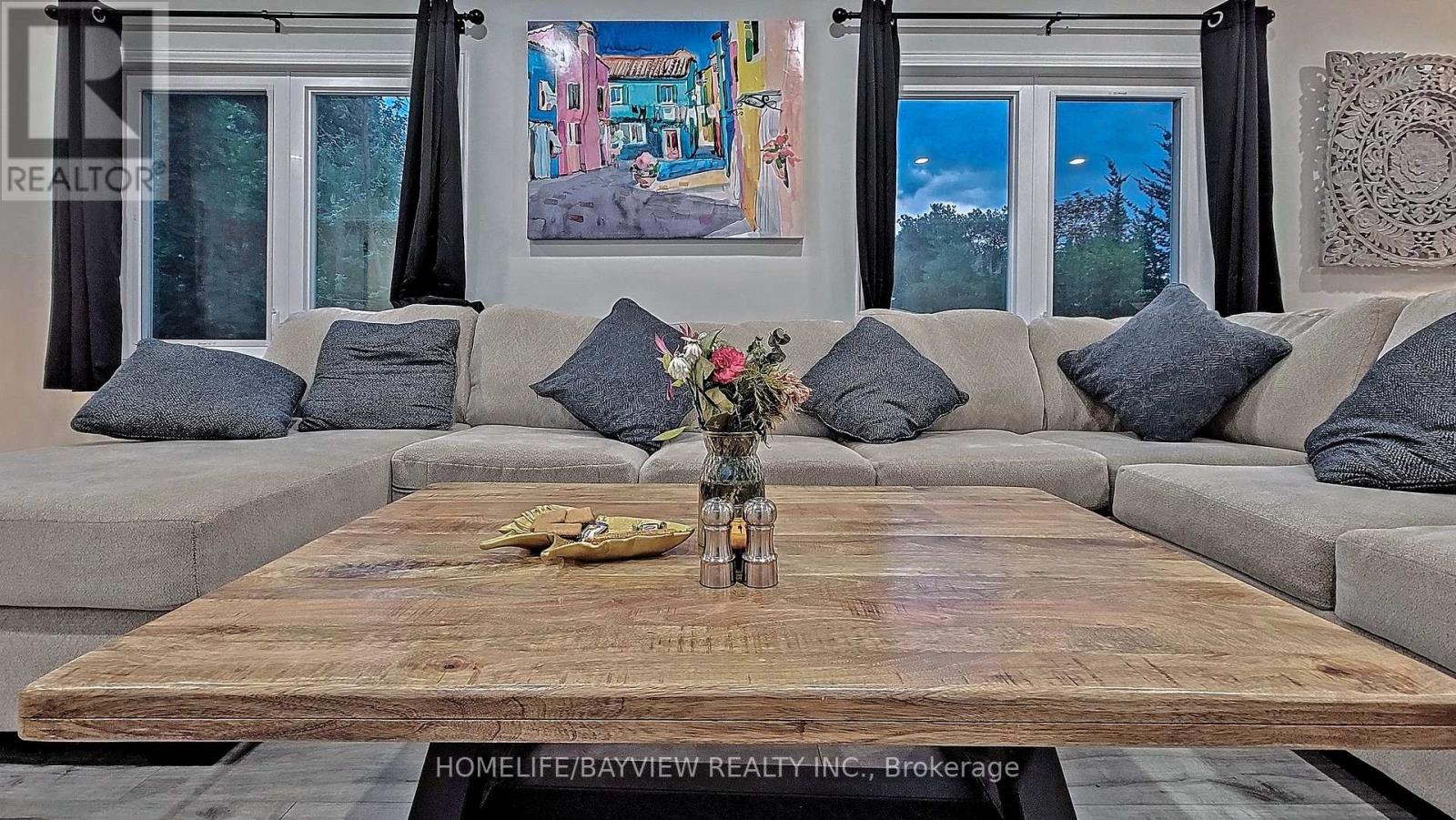 27 Hill Drive, Aurora, Ontario  L4G 3A7 - Photo 18 - N12560626