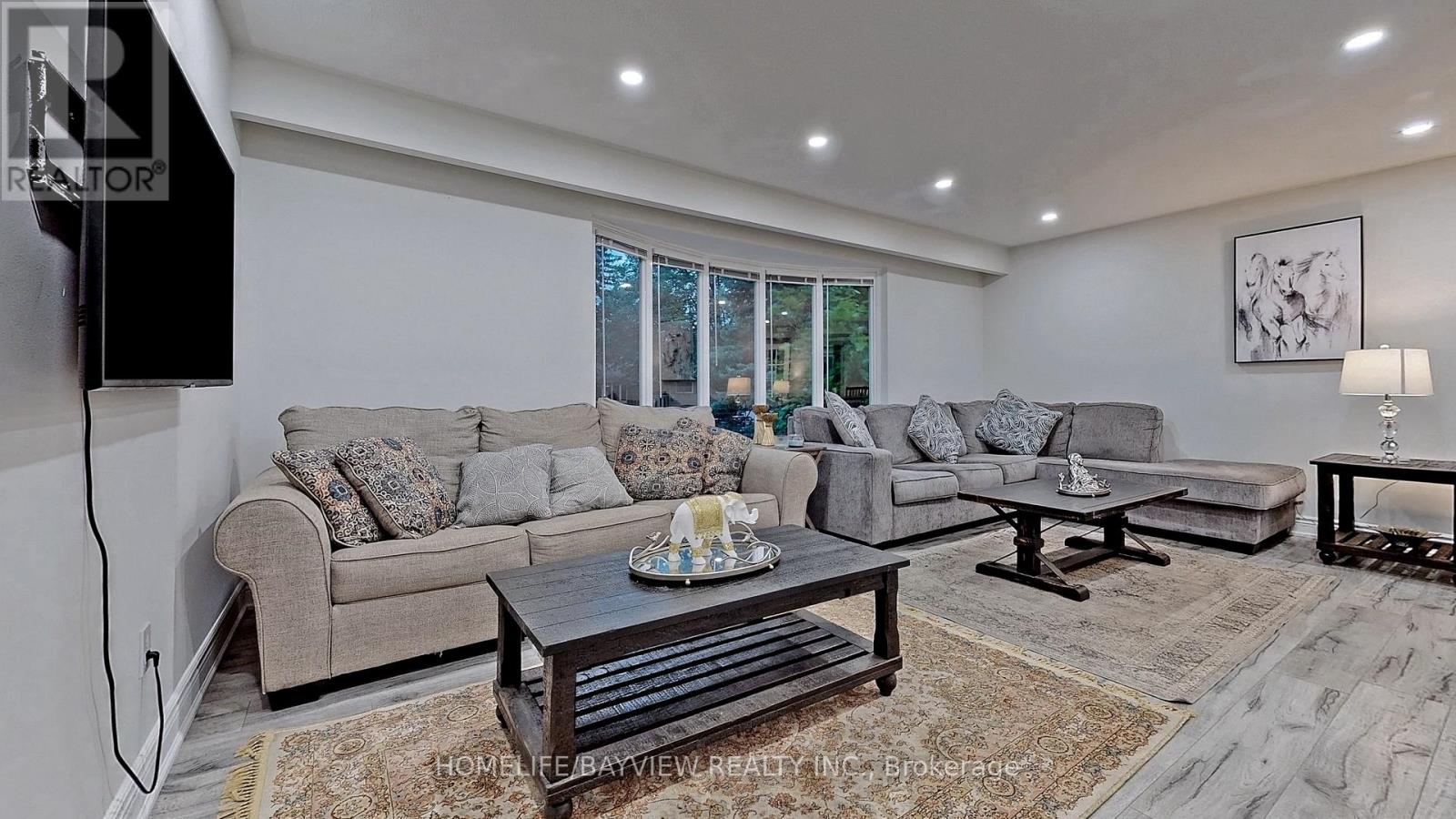 27 Hill Drive, Aurora, Ontario  L4G 3A7 - Photo 23 - N12560626