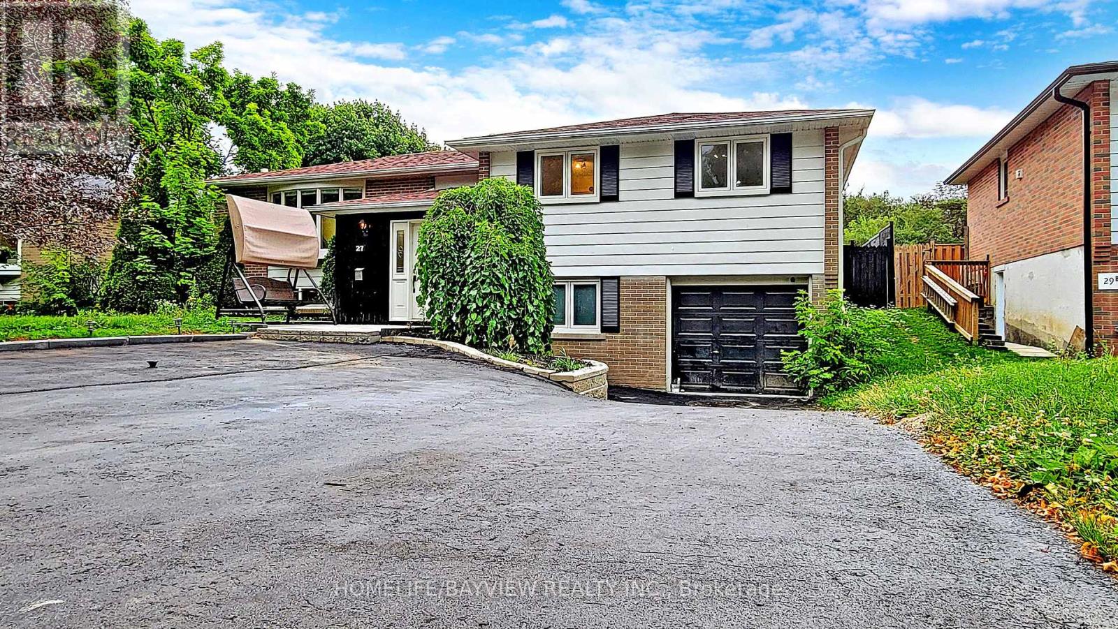 27 Hill Drive, Aurora, Ontario  L4G 3A7 - Photo 3 - N12560626