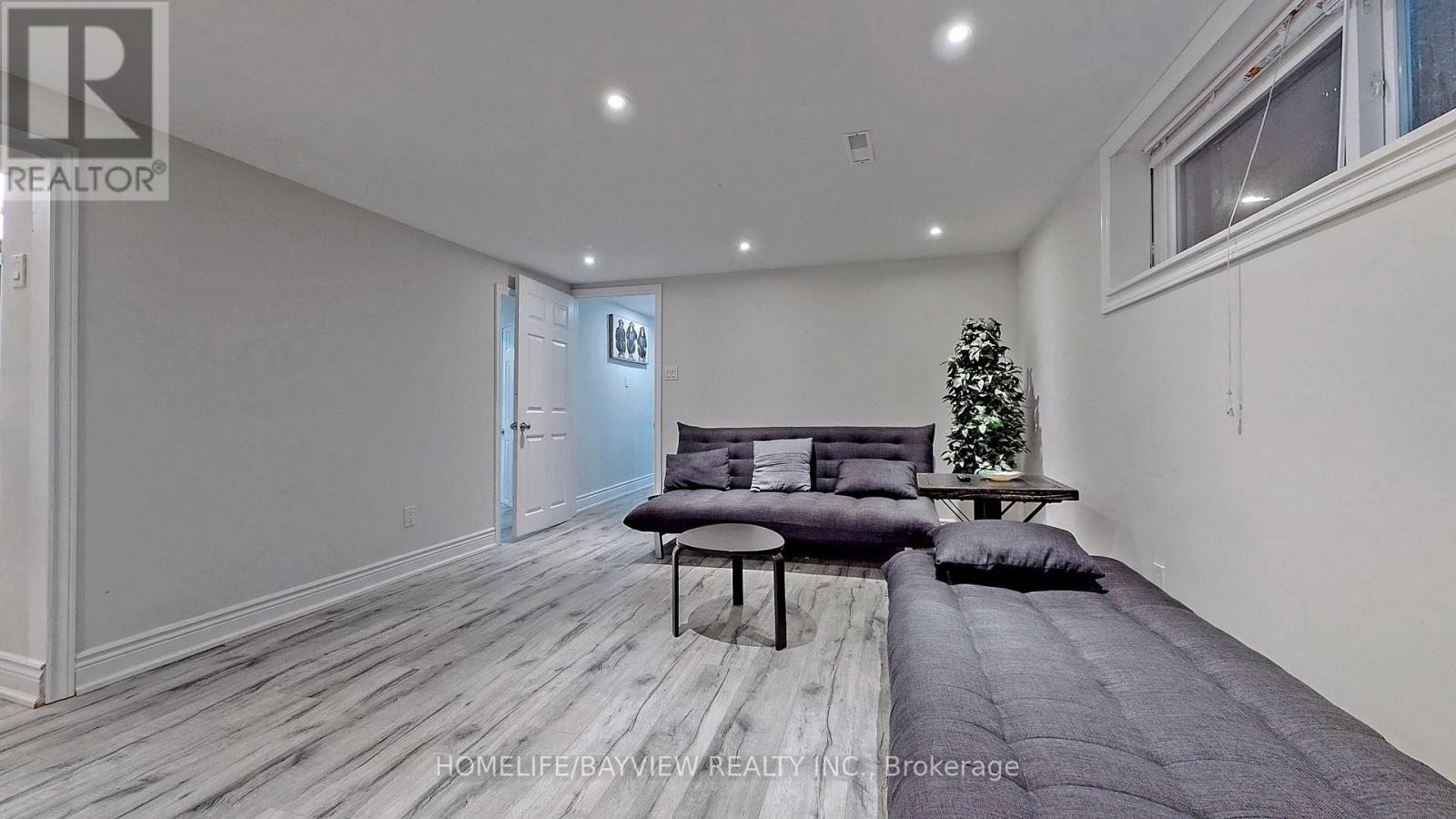 27 Hill Drive, Aurora, Ontario  L4G 3A7 - Photo 31 - N12560626