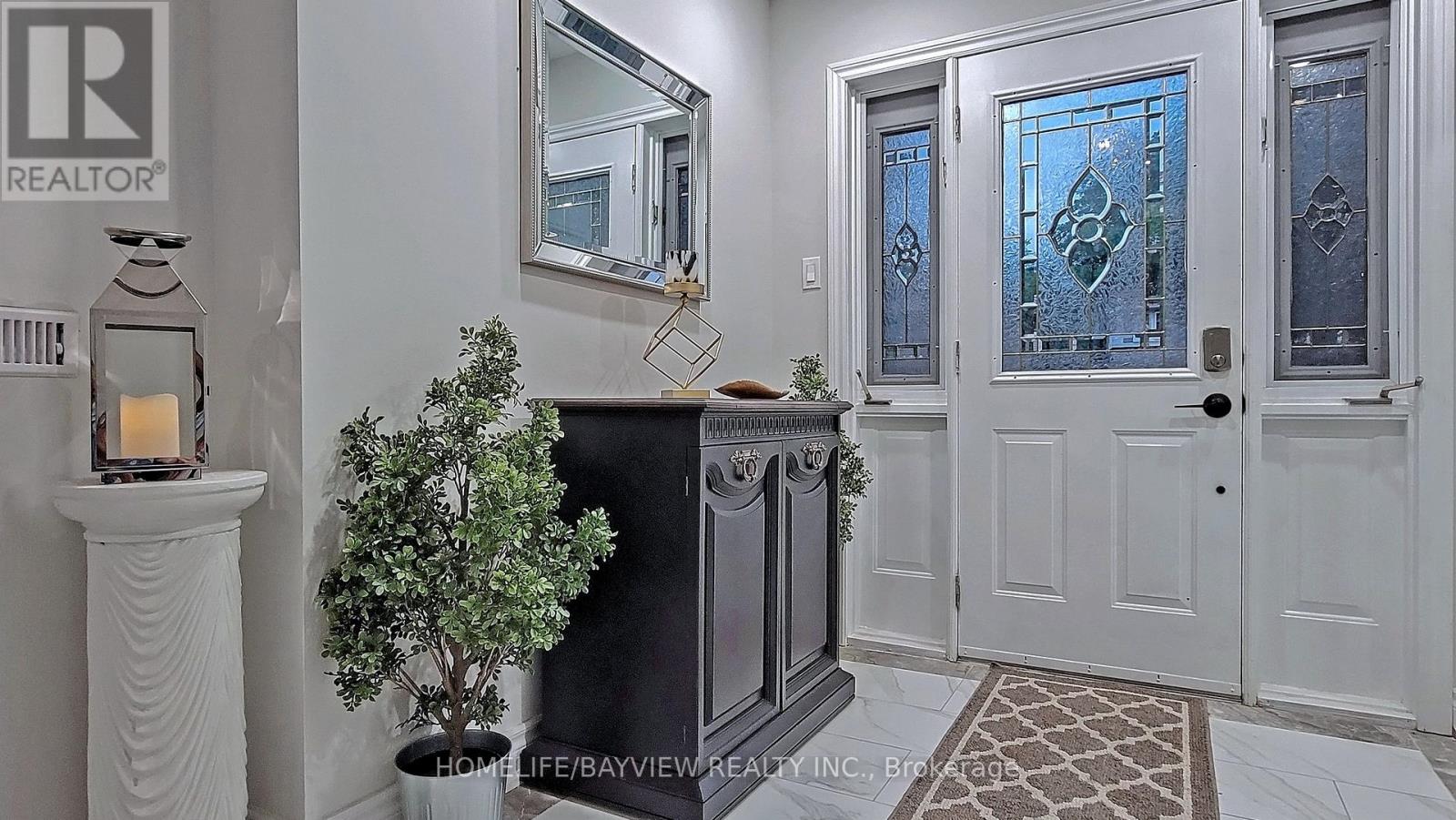 27 Hill Drive, Aurora, Ontario  L4G 3A7 - Photo 6 - N12560626