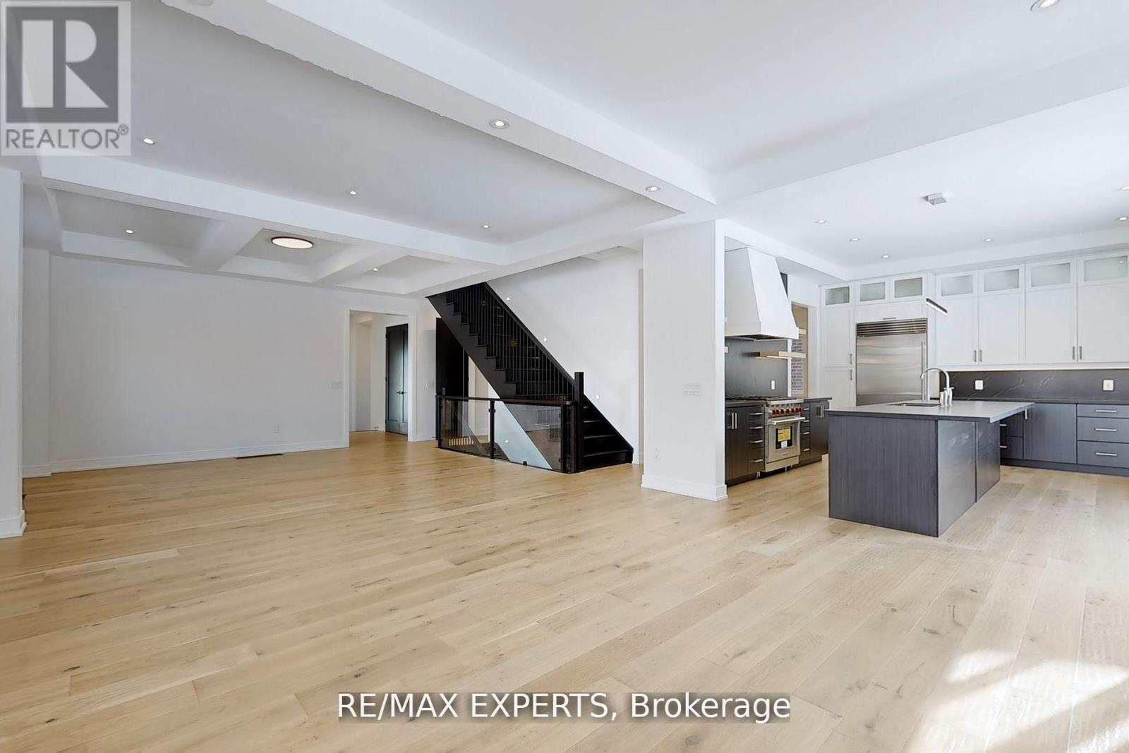 26 Night Sky Court, Richmond Hill, Ontario  L4C 2R4 - Photo 5 - N12560644