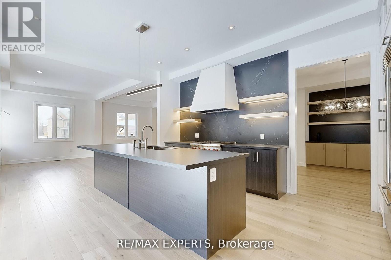 26 Night Sky Court, Richmond Hill, Ontario  L4C 2R4 - Photo 8 - N12560644