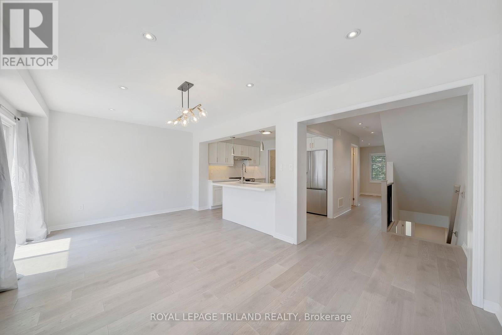 244 Ellen Davidson Drive, Oakville, Ontario  L6M 0V2 - Photo 16 - W12560710