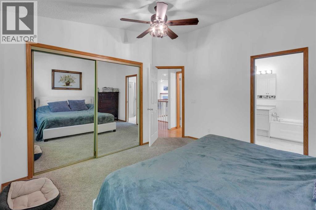 4 Christie Gardens Sw, Calgary, Alberta  T3H 3B5 - Photo 19 - A2264204