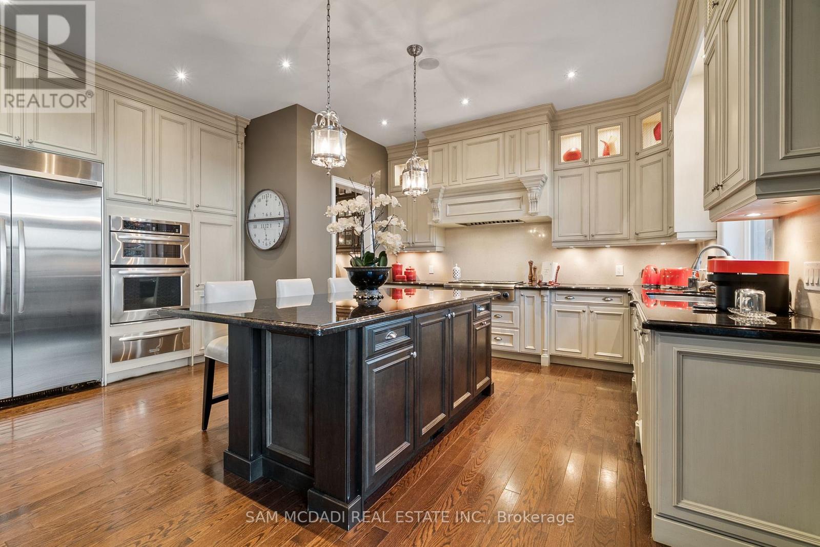 1220 Milna Drive, Oakville, Ontario  L6H 0A8 - Photo 11 - W12560610