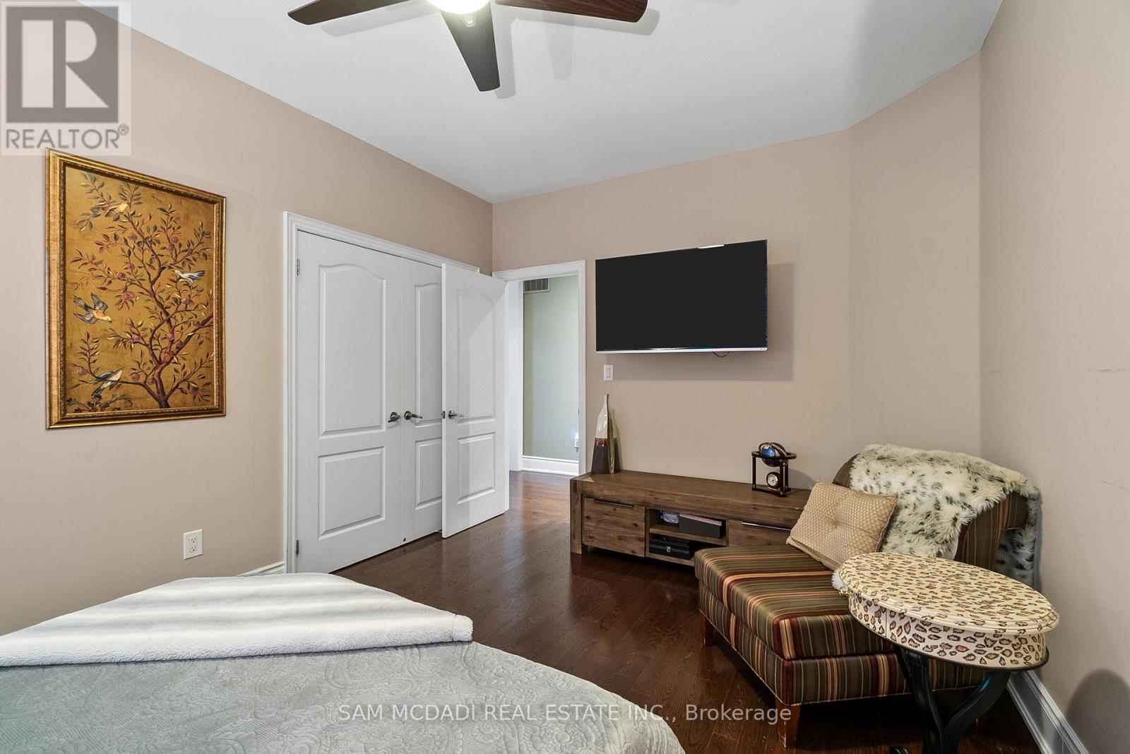 1220 Milna Drive, Oakville, Ontario  L6H 0A8 - Photo 26 - W12560610