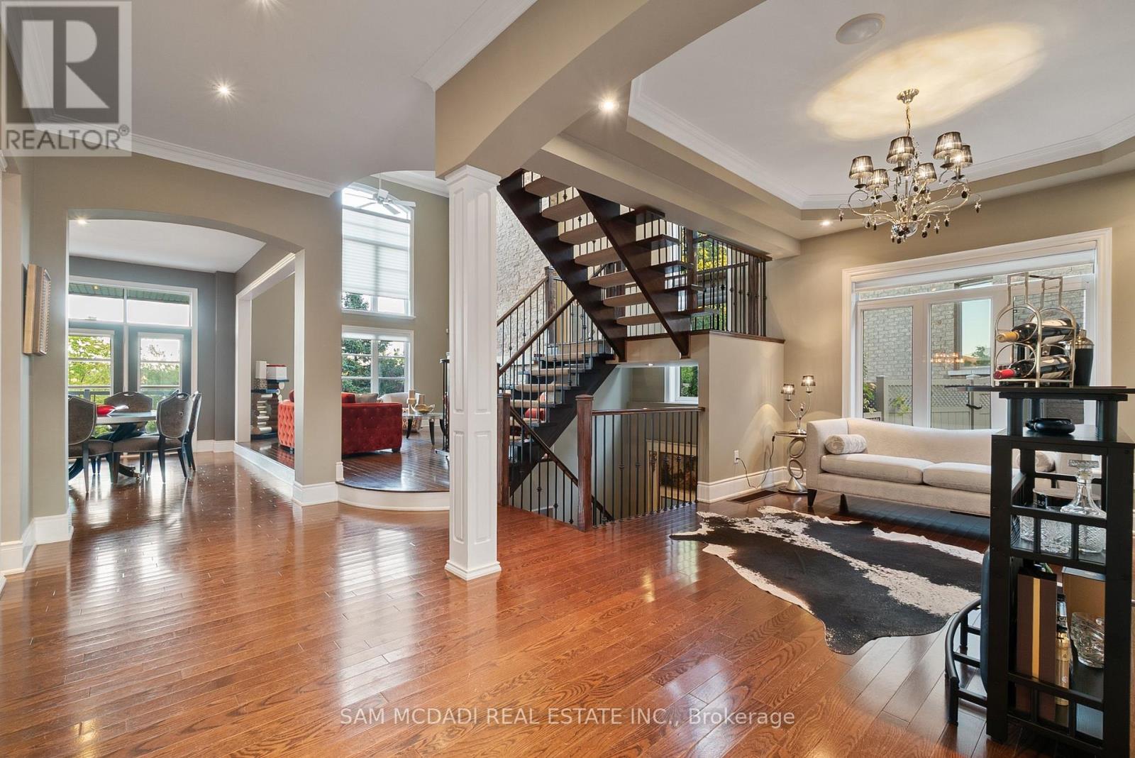 1220 Milna Drive, Oakville, Ontario  L6H 0A8 - Photo 7 - W12560610