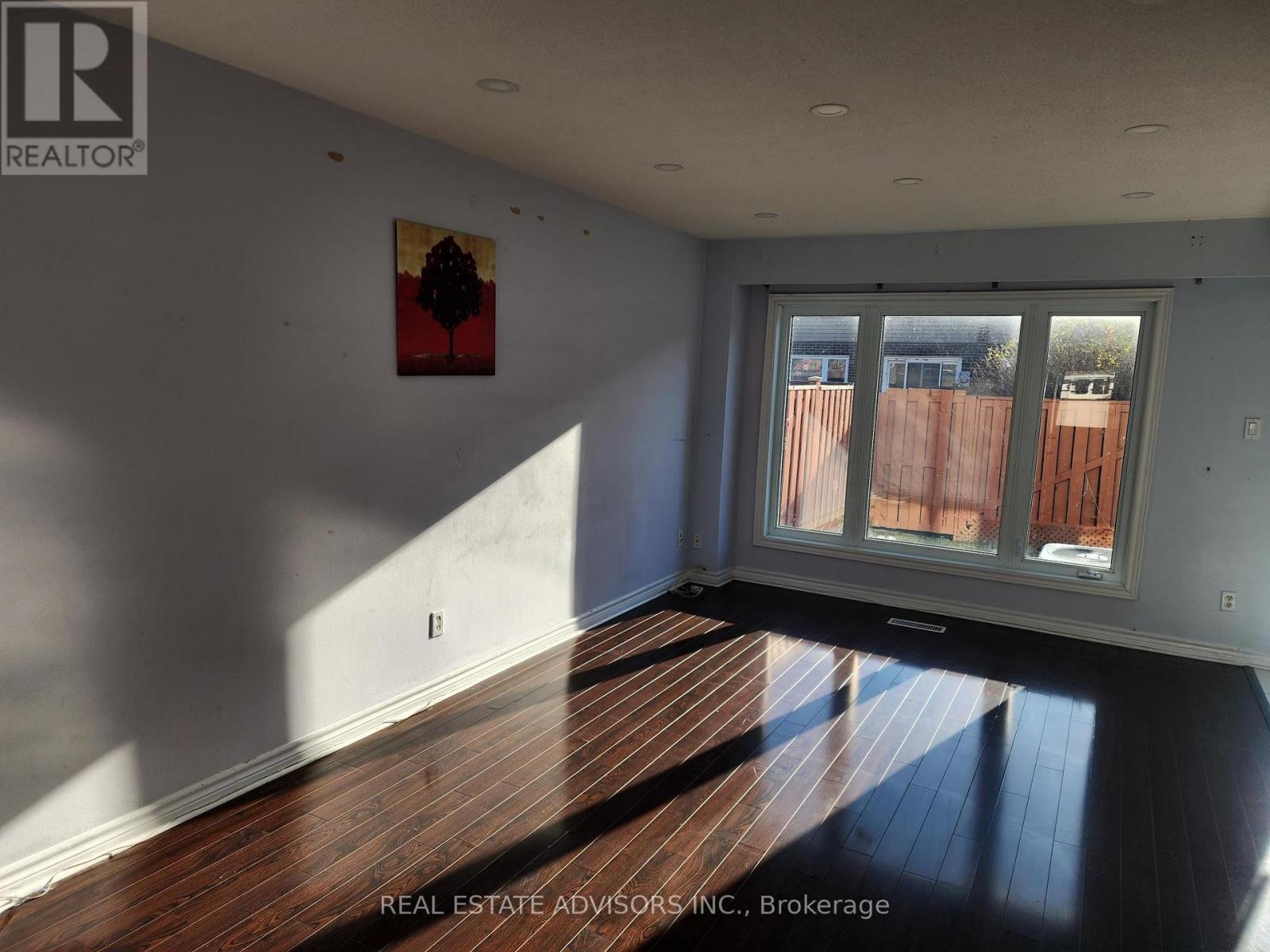 58 - 58 Carisbrooke Court, Brampton, Ontario  L6S 3K1 - Photo 2 - W12560620