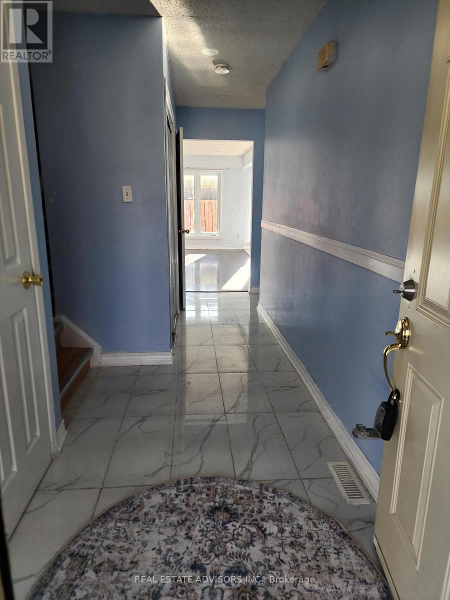 58 - 58 Carisbrooke Court, Brampton, Ontario  L6S 3K1 - Photo 7 - W12560620