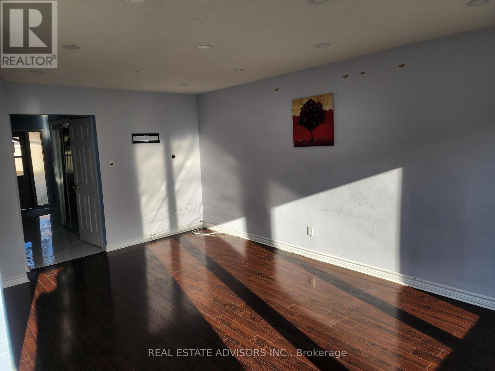 58 - 58 Carisbrooke Court, Brampton, Ontario  L6S 3K1 - Photo 8 - W12560620